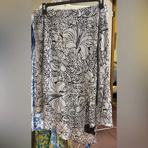 Lane Bryant black-and-white asymmetrical skirt size 18/20
